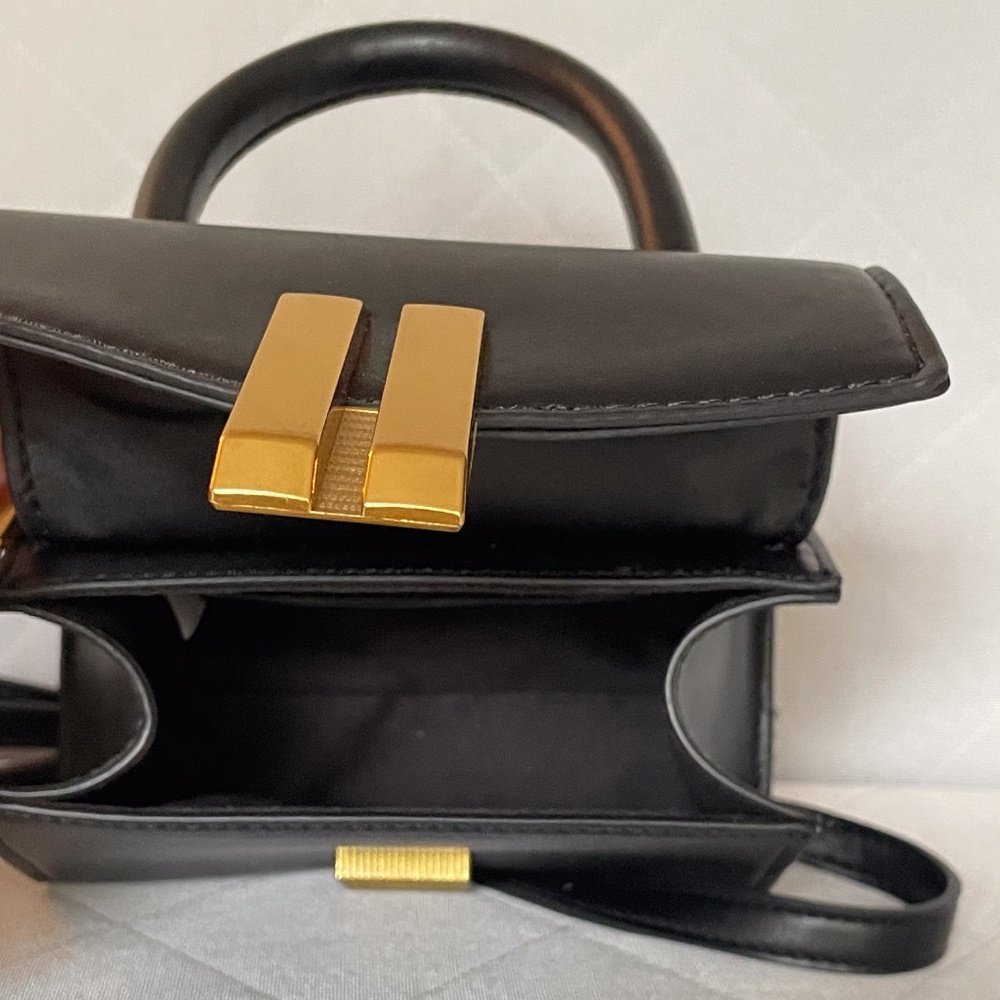 BCBG Top Handle Cross Body Bag - Vegan Leather - New Condition - Picture 10 of 12